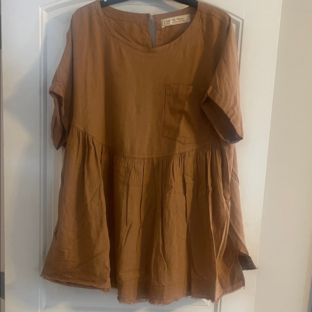 WE THE FREE MOON CITY FRAYED HEM TOP